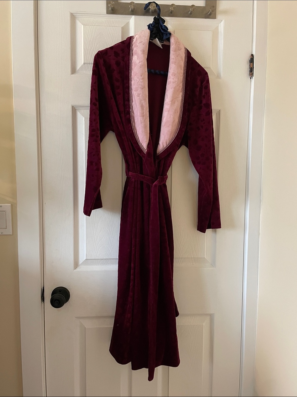 Vintage Vanity fair burgundy pink velour velvet robe housecoat lingerie